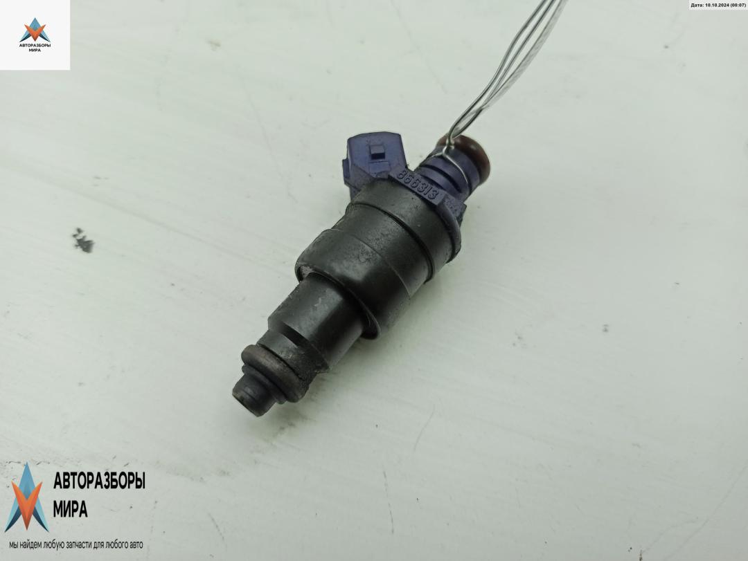 форсунка Renault Megane 1 поколение 1996, 1.6 л., бензин, МКПП, красный, хетчбэк 5 дв., 866313 - фото №1