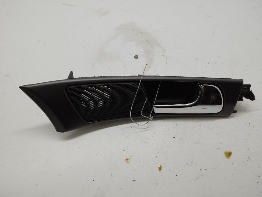 ручка внутренняя передняя правая Audi A6 4B/C5 2000, 2.5 л., дизель, АКПП, чёрный, универсал, 4B1837020 - фото №1