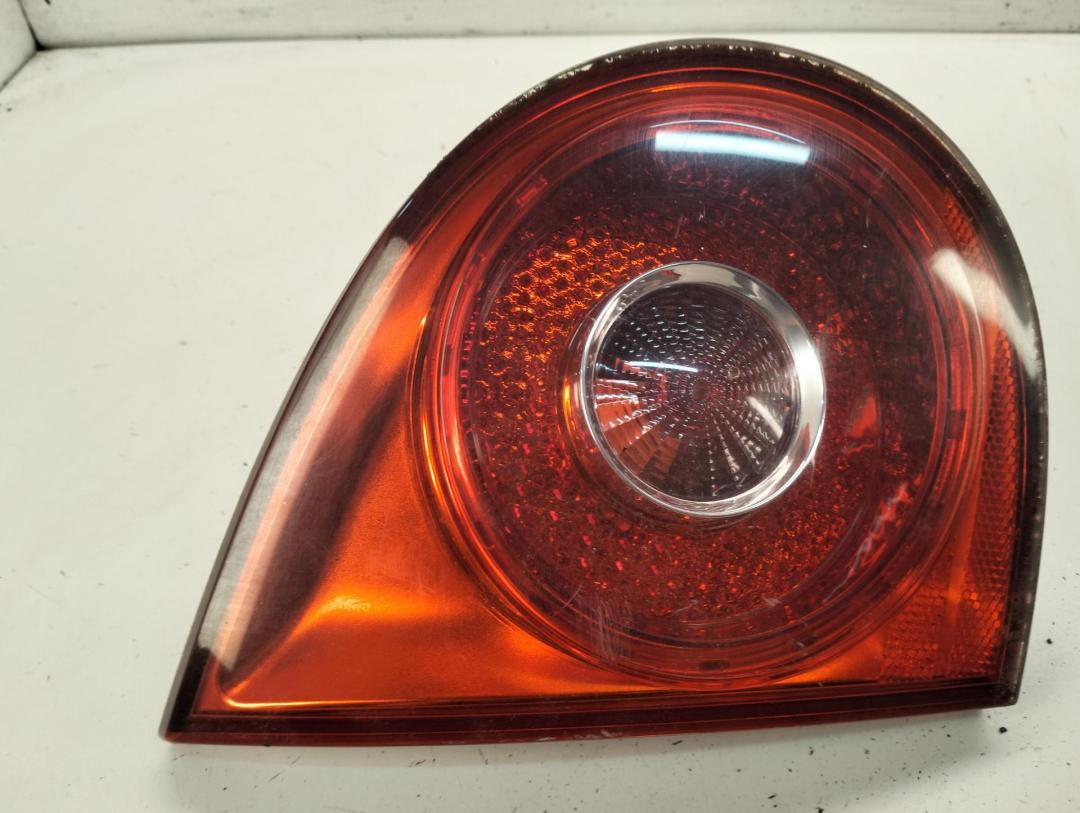фонарь крышки багажника левый Volkswagen Golf-5 2004, 1.4 л., бензин, МКПП, серый, хетчбэк 3 дв., 1K6945093J