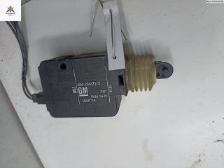 Активатор (привод) замка двери задней левой Opel Combo 3 поколение (C) [рестайлинг] 2007, 1.3 л., дизель, МКПП, белый, фургон, 10435018