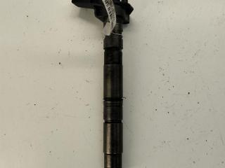 форсунка Volkswagen Tiguan 1 поколение 2008, 2.0 л., дизель, МКПП, чёрный, внедорожник 5 дв., 03L130277