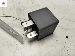 реле (прочие) Renault Laguna 1 поколение [рестайлинг] 1999, 1.8 л., бензин, МКПП, бежевый, универсал, 7700421178