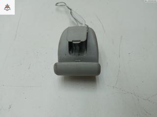 Крепление (крючок) солнцезащитного козырька Mazda Tribute 1 поколение 2003, 2.0 л., бензин, МКПП, серый, внедорожник 5 дв.