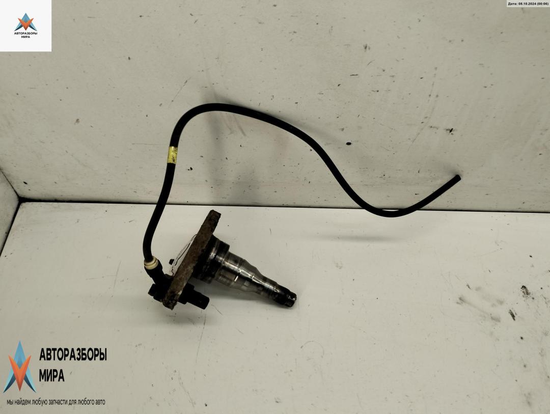 Цапфа задняя (ось ступицы) Volkswagen Golf 3 поколение 1997, 1.6 л., бензин, МКПП, серый, хетчбэк 5 дв., 50NVDE - фото №1