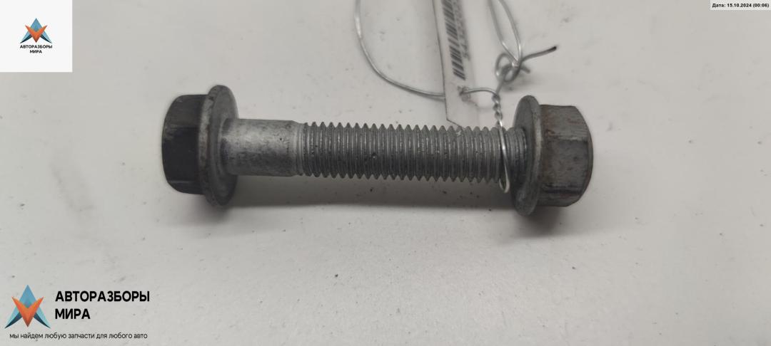 Болт крепления Audi A6 4B/C5 1998, 2.5 л., дизель, АКПП, серый, седан - фото №1