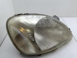фара правая Toyota Yaris 2003, 1.0 л., бензин, АКПП, серый, хетчбэк 3 дв.
