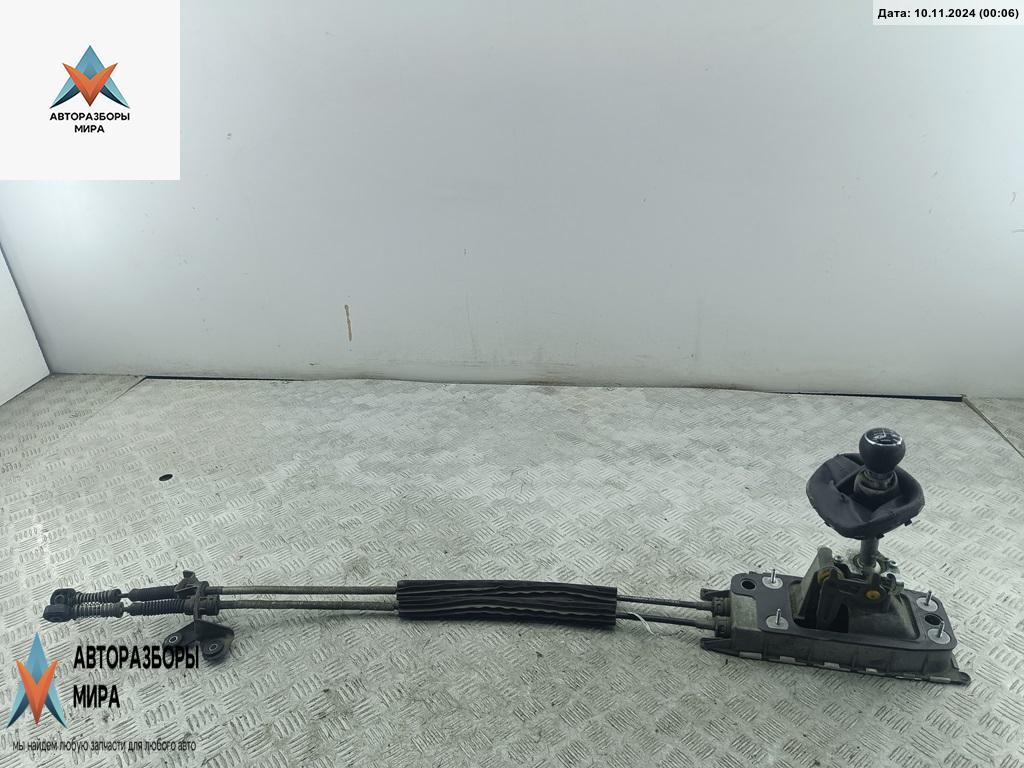 кулиса Volkswagen Touran 1 поколение 2005, 2.0 л., дизель, МКПП, белый, минивэн - фото №1