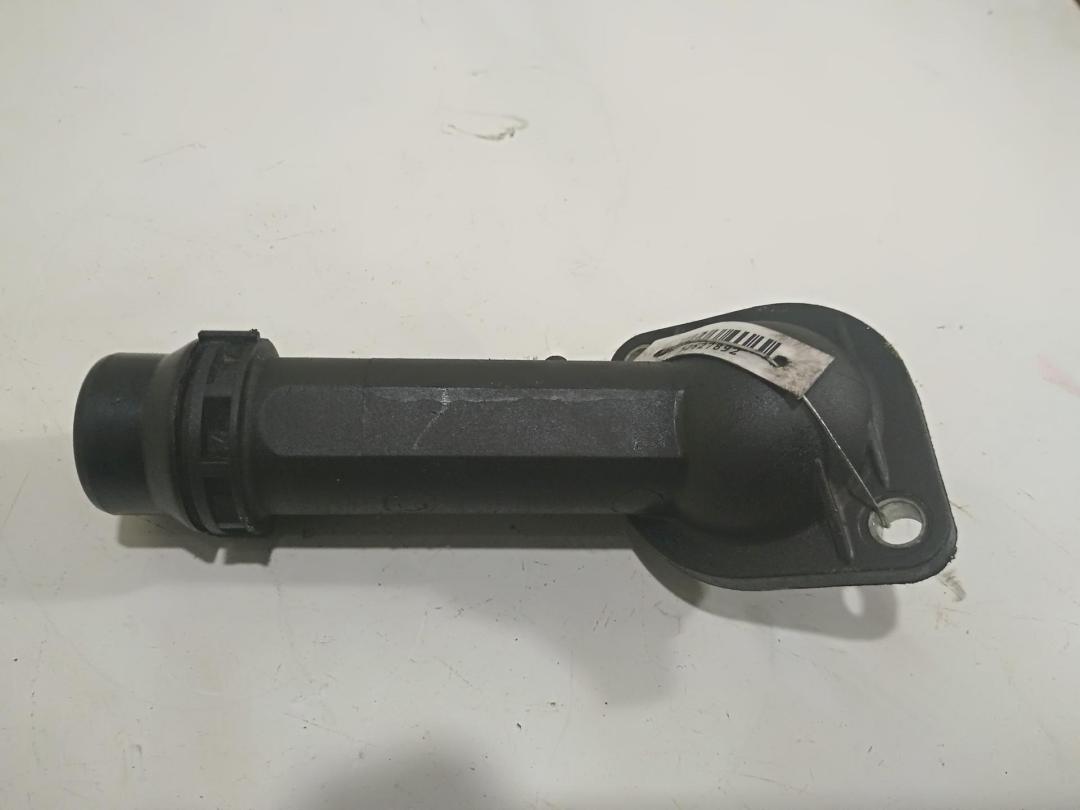 корпус термостата Audi A4 B6 2002, 1.9 л., дизель, МКПП, универсал, 06B121121