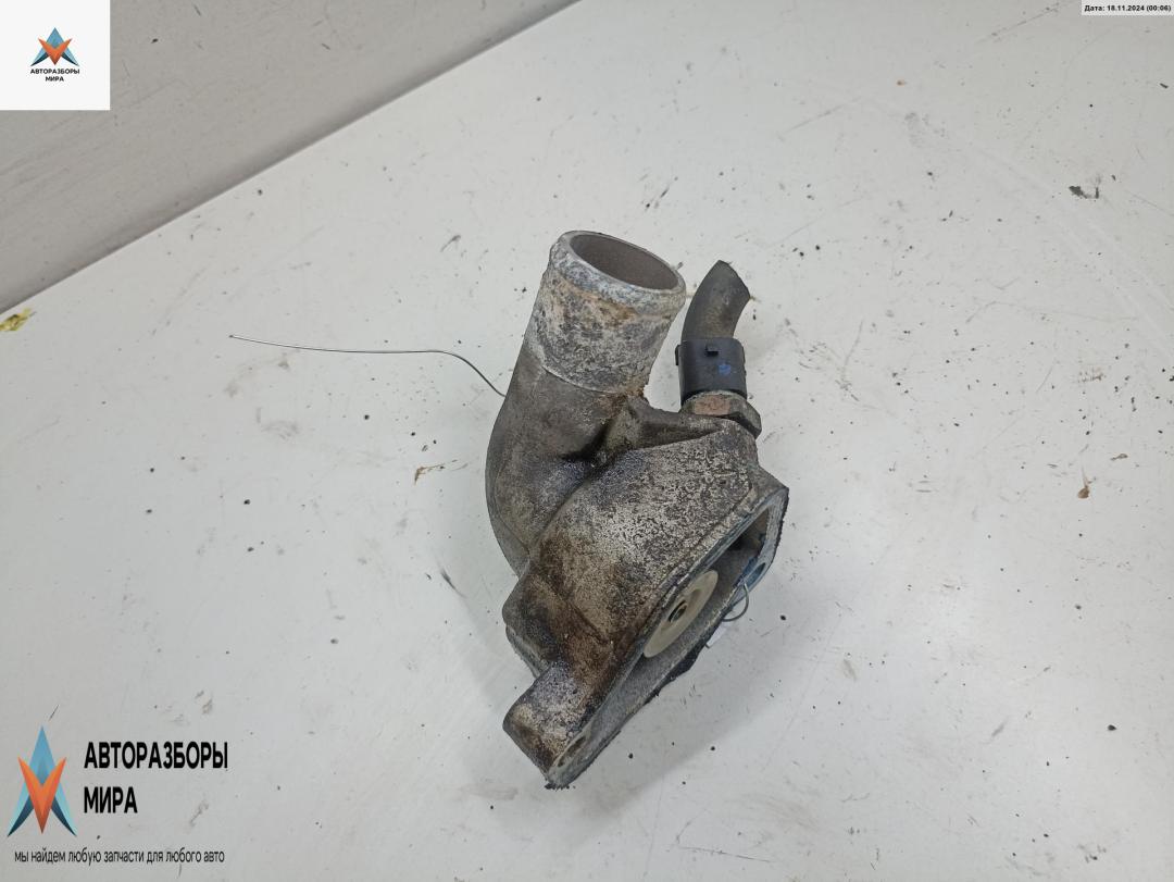 корпус термостата Opel Vectra C 2003, 1.8 л., бензин, МКПП, синий, седан - фото №1