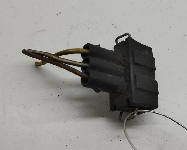 разъем (фишка) проводки Audi A4 B5 1997, 1.9 л., дизель, МКПП, серый, универсал, 357972753