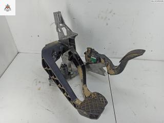 узел педальный (блок педалей) Audi A4 B7 2005, 2.0 л., бензин, МКПП, серый, универсал, 8E1721117A