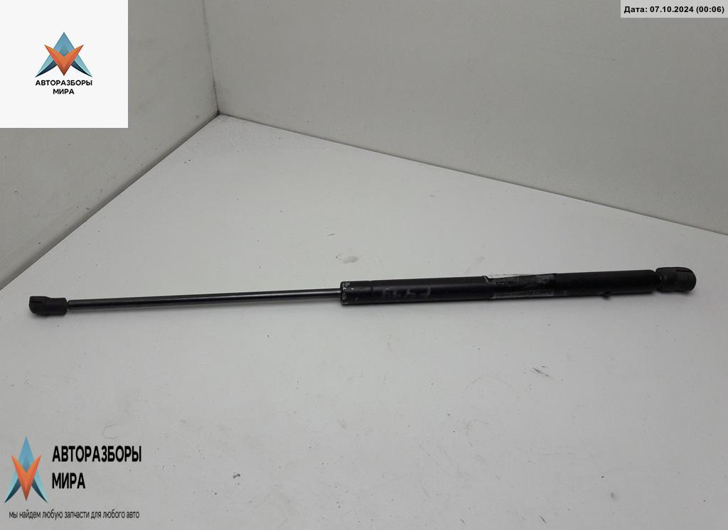 амортизатор крышки багажника (3-5 двери) Volkswagen Passat B5 1999, 1.9 л., дизель, МКПП, синий, универсал, 1J6827550 - фото №1