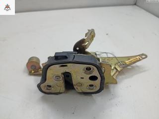 замок двери задней правой Opel Astra F [рестайлинг] 1996, 1.6 л., бензин, АКПП, красный, хетчбэк 5 дв., 90592436