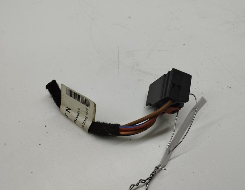 разъем (фишка) проводки Audi A6 4F/C6 2005, 2.7 л., дизель, МКПП, серый, седан, 1K0971975 - фото №1