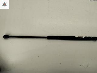 амортизатор крышки багажника (3-5 двери) Volkswagen Golf 3 поколение 1995, 1.9 л., дизель, МКПП, белый, хетчбэк 3 дв., 1H6827550A