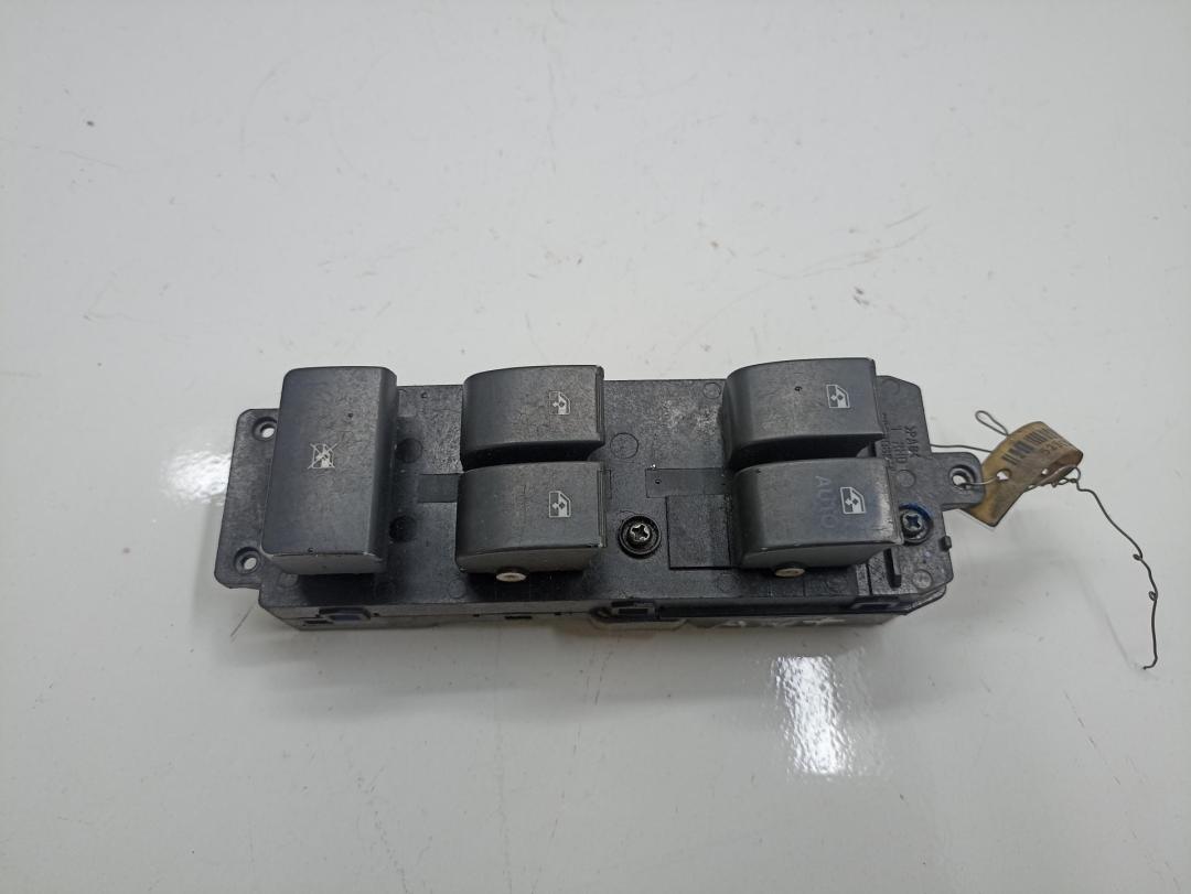кнопка стеклоподъемника переднего левого Opel Antara 2008, 2.0 л., дизель, АКПП, серый, внедорожник 5 дв., 202005436