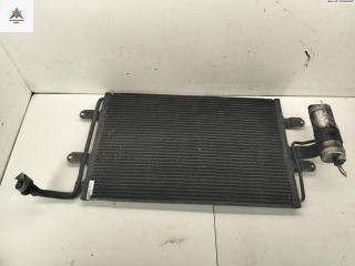 радиатор кондиционера Volkswagen Golf 4 поколение 2003, 2.0 л., бензин, АКПП, серый, хетчбэк 5 дв., 1J0820411D
