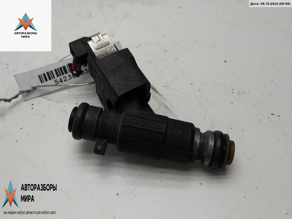 форсунка Volkswagen Golf 3 поколение 1996, 1.4 л., бензин, МКПП, красный, хетчбэк 3 дв., 030906031E - фото №1