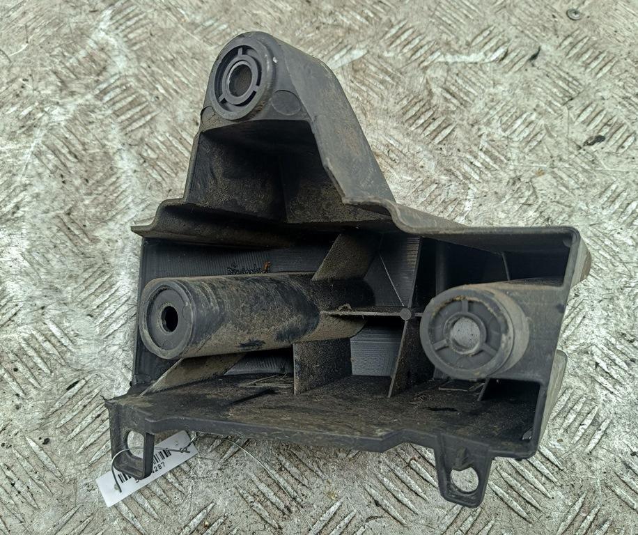 кронштейн заднего бампера Citroen C4 2006, 1.6 л., бензин, МКПП, чёрный, хетчбэк 3 дв., 9650693680