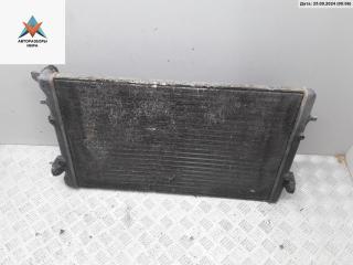 радиатор охлаждения Volkswagen Golf 4 поколение 1999, 2.0 л., бензин, МКПП, серый, хетчбэк 3 дв., 1J0121253N