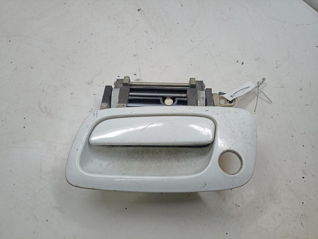 ручка наружная передняя левая Opel Astra G 2002, 1.8 л., бензин, АКПП, белый, универсал, GF35 - фото №1