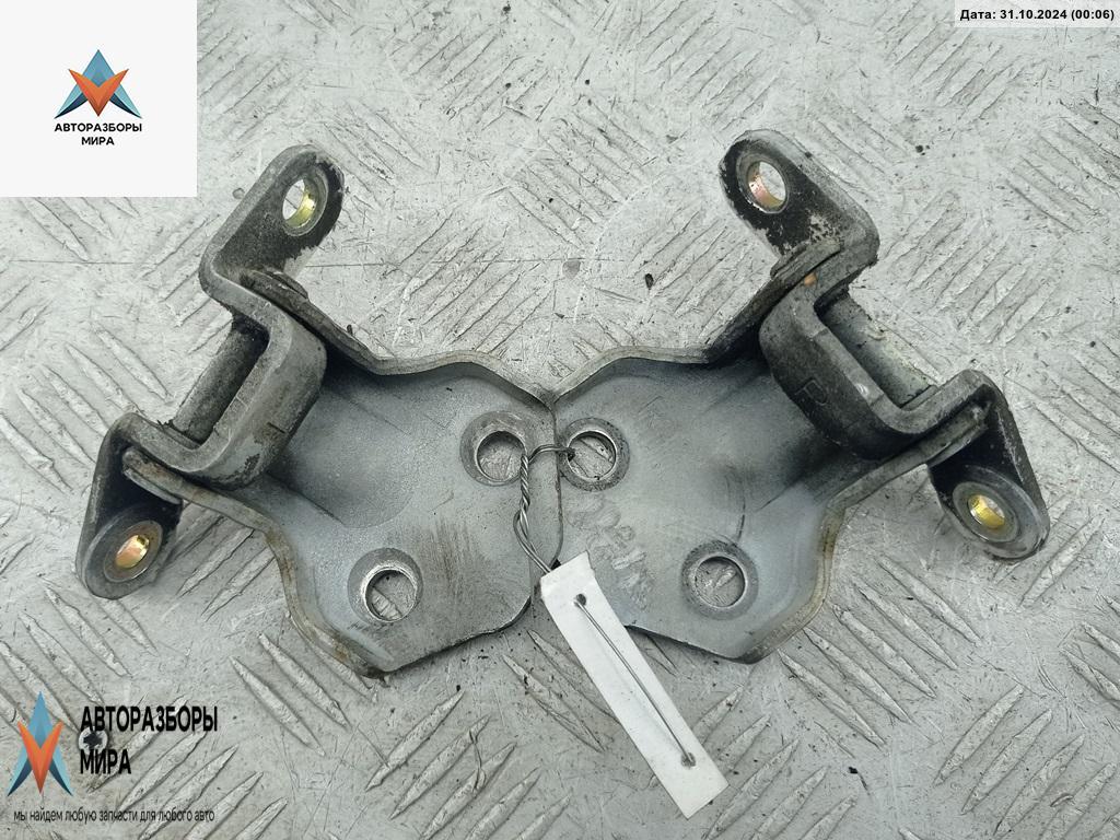 петля двери Mazda 323C BA 1995, белый, хетчбэк 3 дв. - фото №1