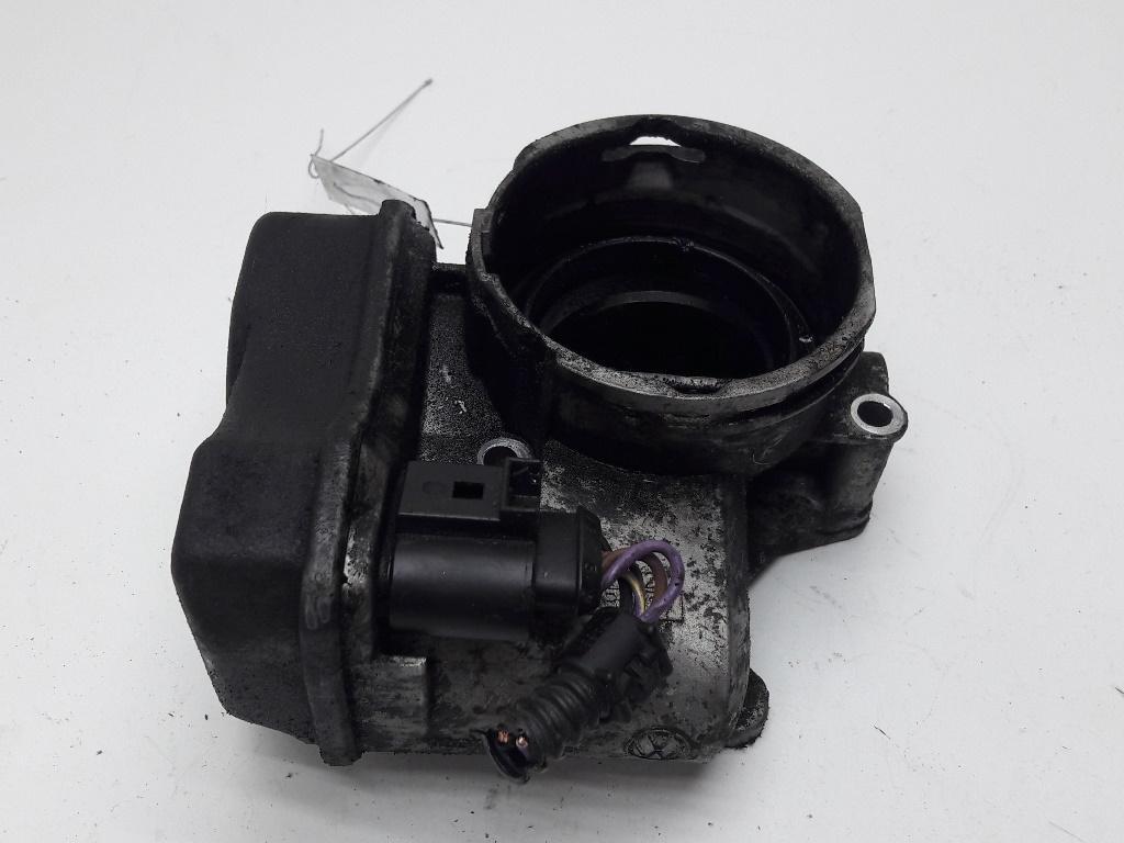 заслонка дроссельная Volkswagen Passat B6 2007, 2.0 л., дизель, МКПП, красный, седан, 03G128063B