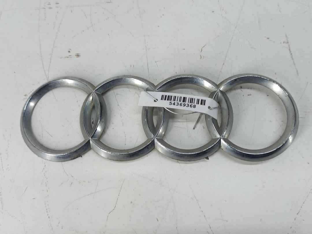 эмблема Audi A4 B7 2005, 2.0 л., дизель, МКПП, серый, универсал, 8E0827573