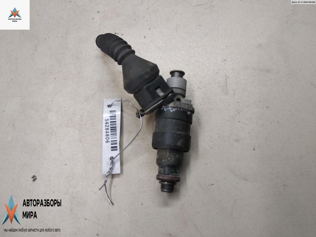 форсунка Volkswagen Passat B5 1997, 1.6 л., бензин, МКПП, зелёный, универсал, 078133551N - фото №1