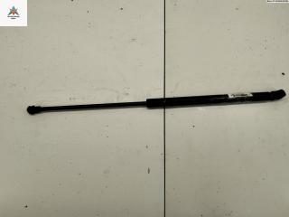 амортизатор крышки багажника (3-5 двери) Volkswagen Passat B5 1997, 1.6 л., бензин, МКПП, зелёный, универсал, 3B9827550