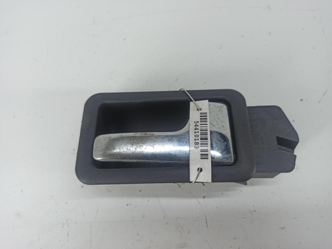 ручка внутренняя задняя правая Audi 80 8A/B3 1988, 1.8 л., бензин, МКПП, белый, седан, 893837020 - фото №1
