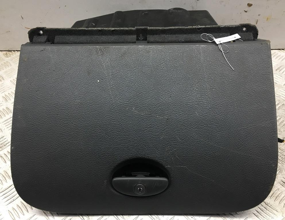 бардачок Citroen C5 2002, 2.0 л., бензин, МКПП, чёрный, универсал