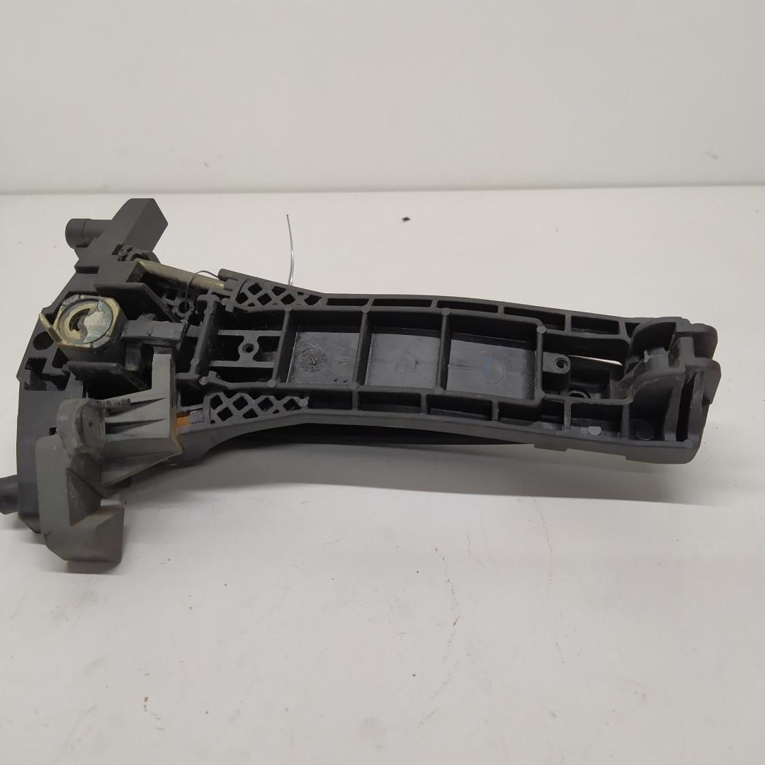ручка наружная передняя левая Mercedes-Benz A W168 2001, 1.6 л., бензин, МКПП, чёрный, хетчбэк 5 дв.