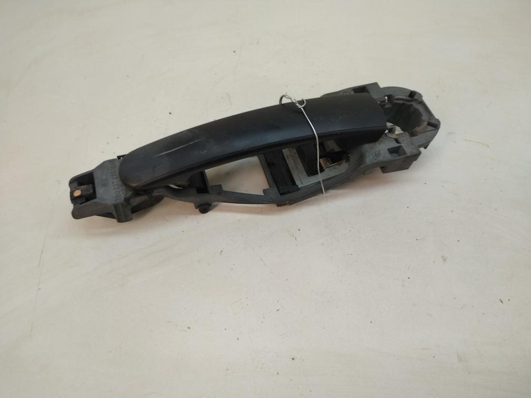 ручка наружная передняя левая Volkswagen Fox 2007, 1.2 л., бензин, МКПП, красный, хетчбэк 3 дв., 3B0837885