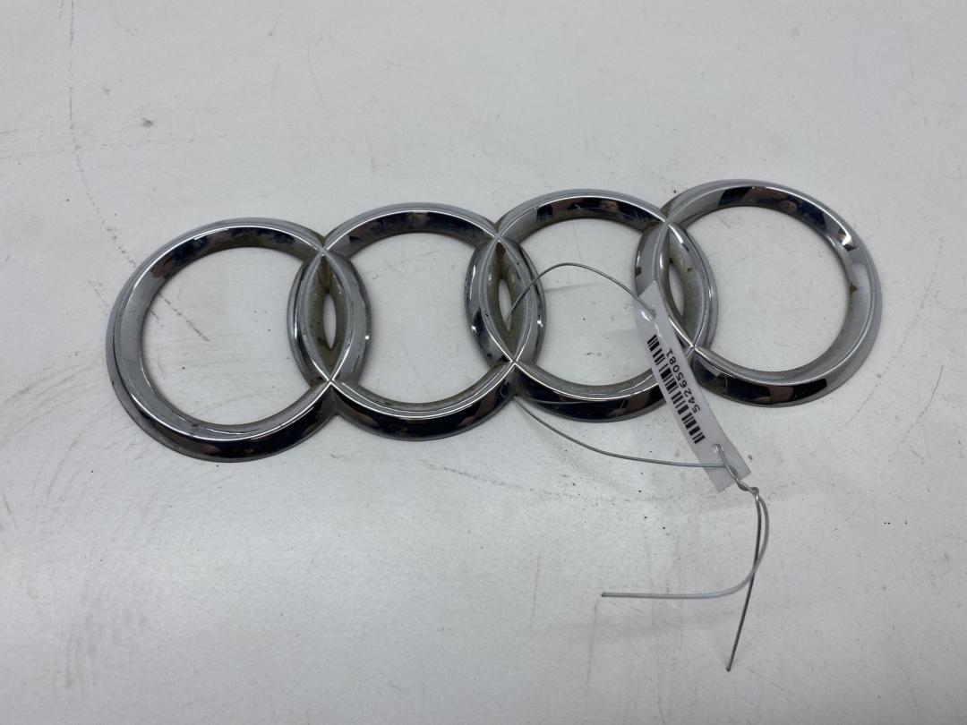 эмблема Audi A6 C6 2005, 3.0 л., дизель, АКПП, серый, универсал, 4F0853742