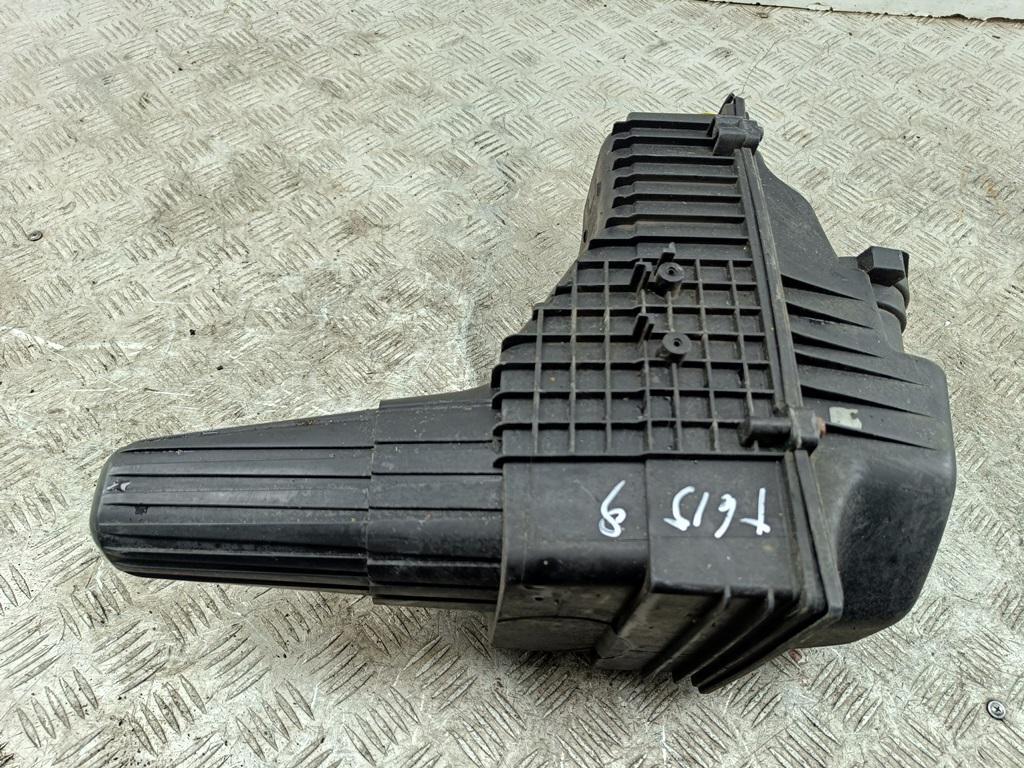 корпус воздушного фильтра Citroen C8 2006, 2.2 л., дизель, МКПП, серый, минивэн, 9635179680