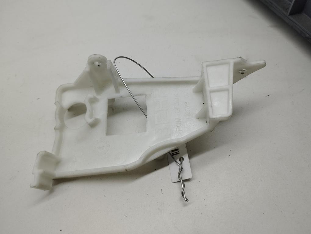 кронштейн (крепление) Audi A4 B8 2008, 2.0 л., дизель, АКПП, серый, седан, H9628