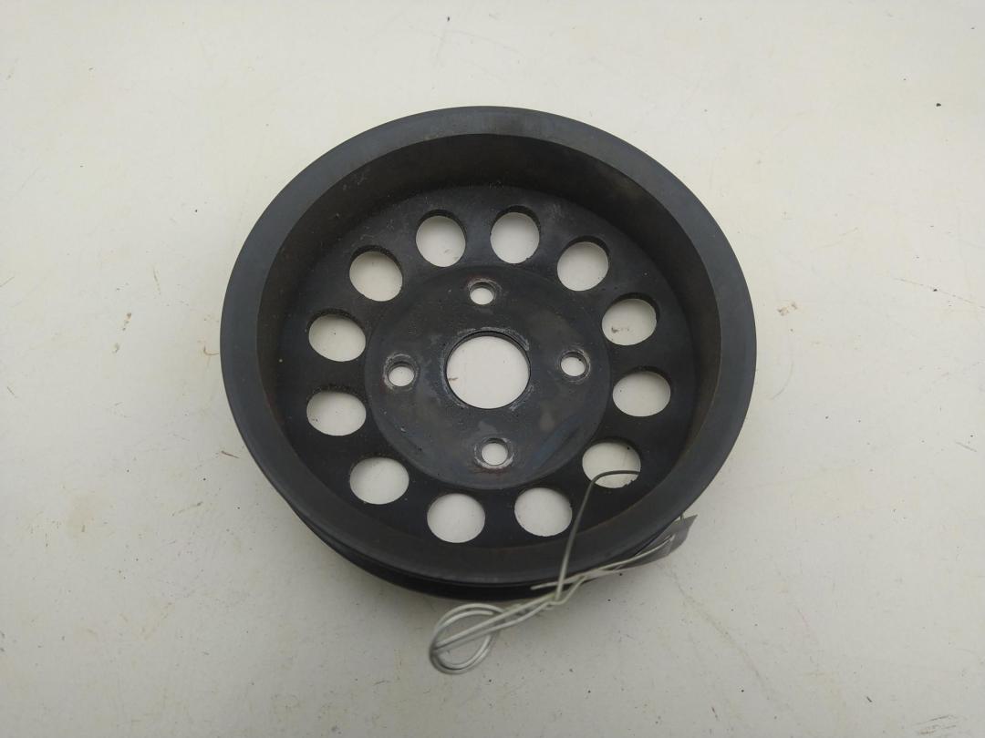 шкив помпы Mercedes-Benz B W245 2005, 1.5 л., бензин, МКПП, серый, минивэн, 2662020110