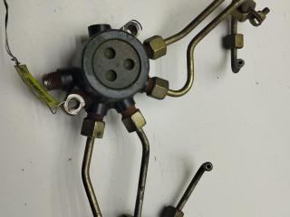 топливная рампа Ford Focus 1 поколение [рестайлинг] 2004, 1.8 л., дизель, МКПП, чёрный, универсал