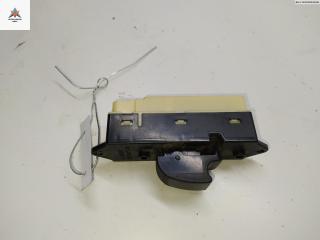 кнопка стеклоподъемника переднего правого Mitsubishi Grandis 1 поколение 2005, 2.0 л., дизель, МКПП, серый, минивэн