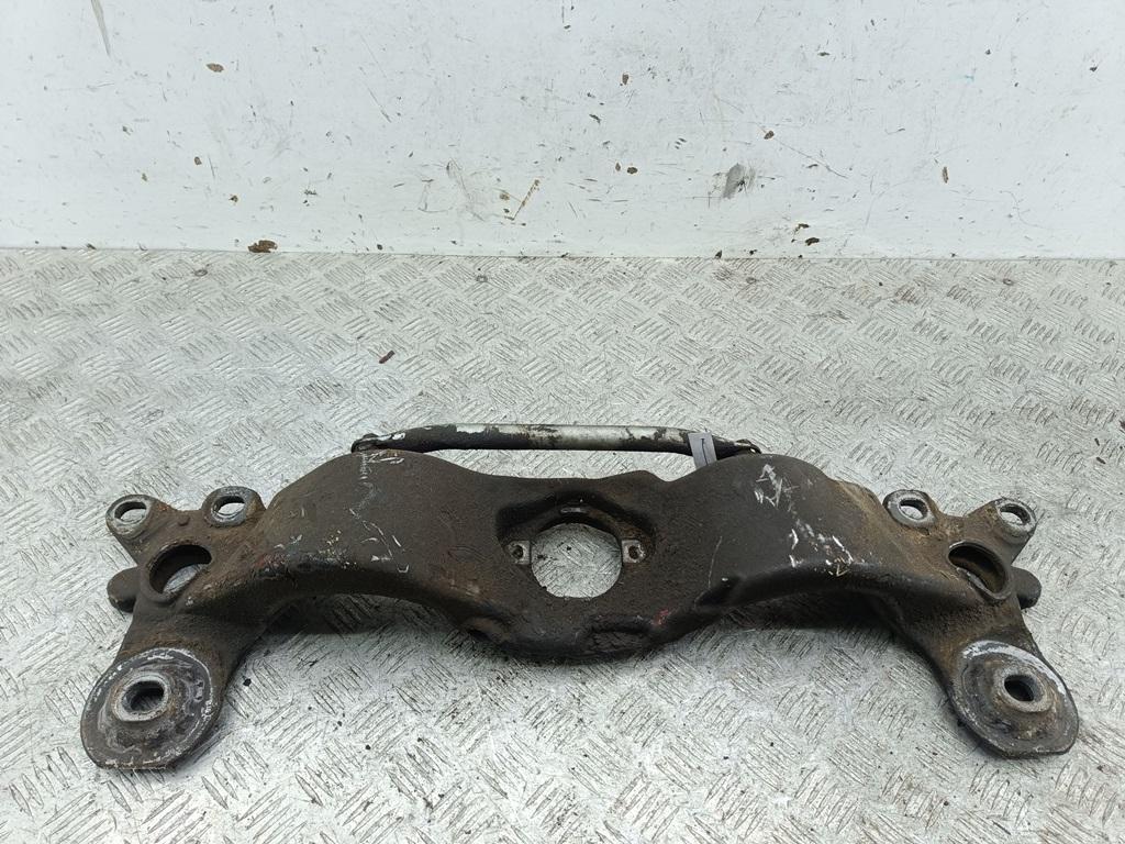 кронштейн КПП Audi A4 B6 2002, 2.5 л., дизель, АКПП, серый, универсал, 8E0399263S - фото №1