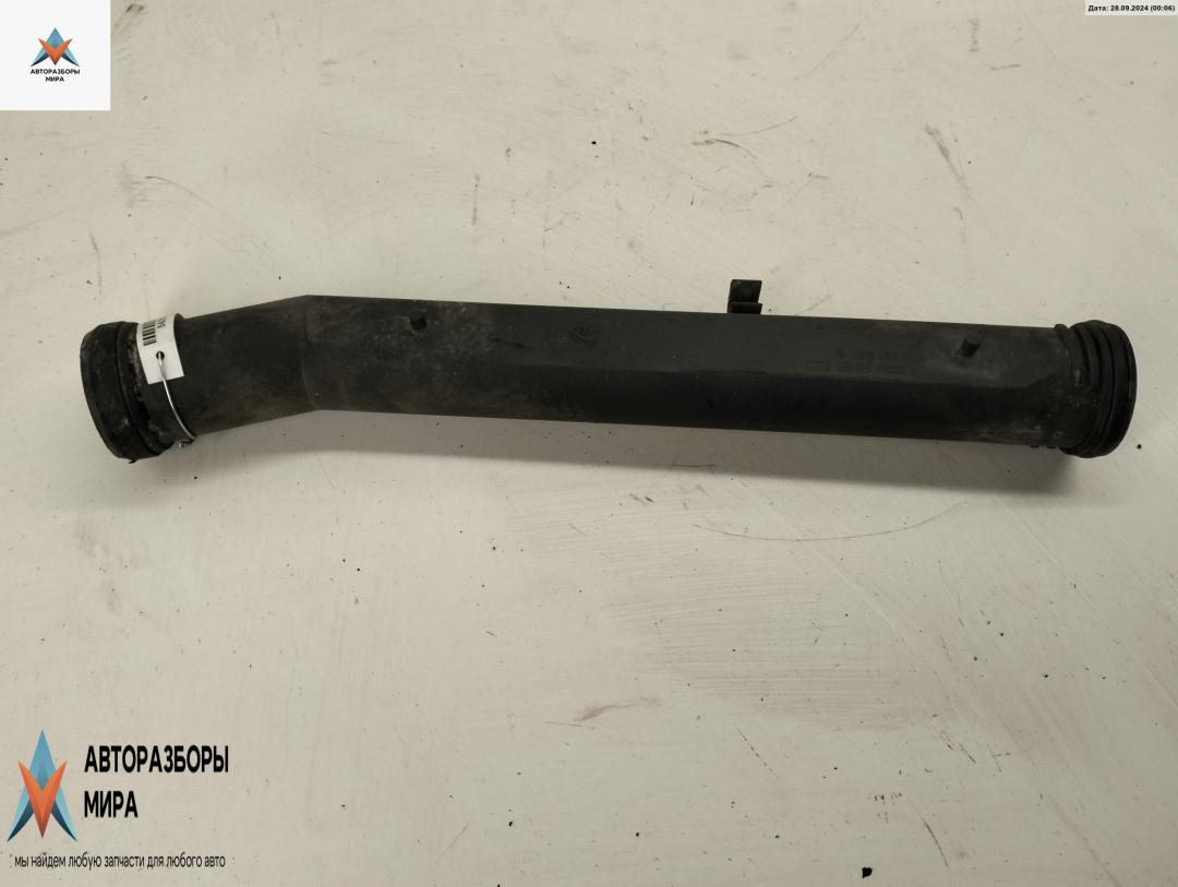 патрубок (трубопровод, шланг) Volkswagen Golf 4 поколение 1998, 1.4 л., бензин, МКПП, красный, хетчбэк 5 дв., 032121065D - фото №1