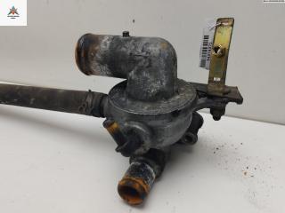 корпус термостата Chrysler Voyager 4 поколение [рестайлинг] 2005, 2.8 л., дизель, АКПП, серый, минивэн