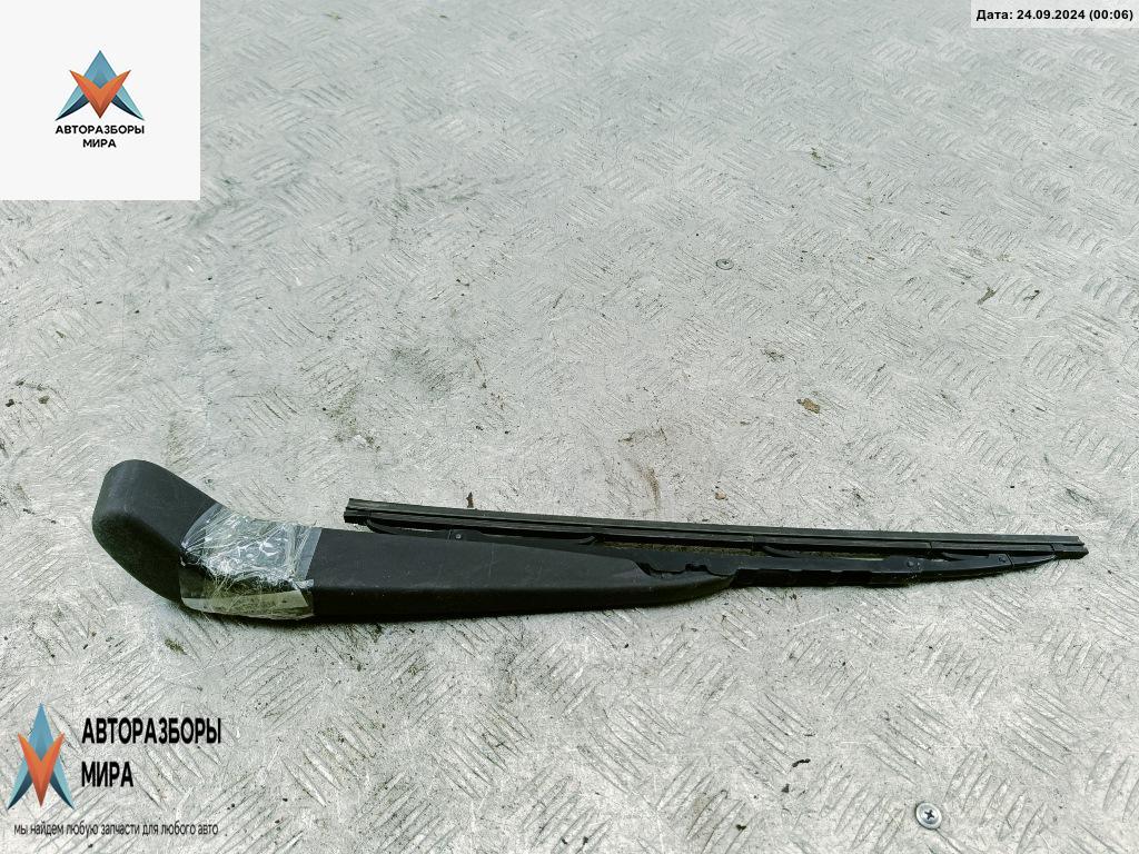 Щеткодержатель (поводок стеклоочистителя) задний Ford Focus 2 поколение 2005, 1.4 л., бензин, МКПП, синий, хетчбэк 3 дв. - фото №1