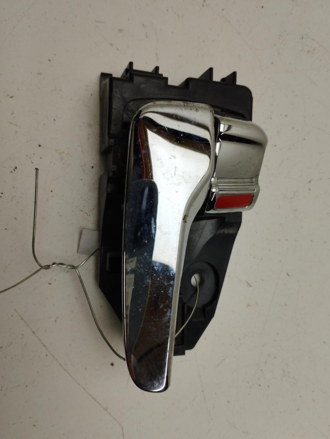 ручка внутренняя задняя левая Mitsubishi Lancer 9 поколение 2004, 2.0 л., бензин, МКПП, серый, универсал - фото №1