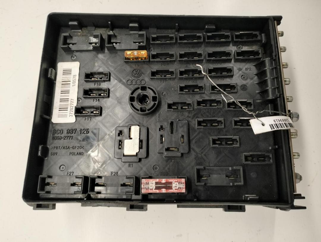 блок предохранителей Volkswagen Passat B6 2007, 2.0 л., дизель, МКПП, серый, седан, 3C0937125