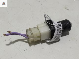 Датчик (включатель) стоп-сигнала Peugeot 806 221 1995, 1.9 л., дизель, МКПП, синий, минивэн, D502K