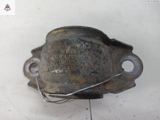 крепление стабилизатора / втулки стабилизатора Audi A4 B7 2005, 2.0 л., бензин, МКПП, серый, универсал, 4D0411336D