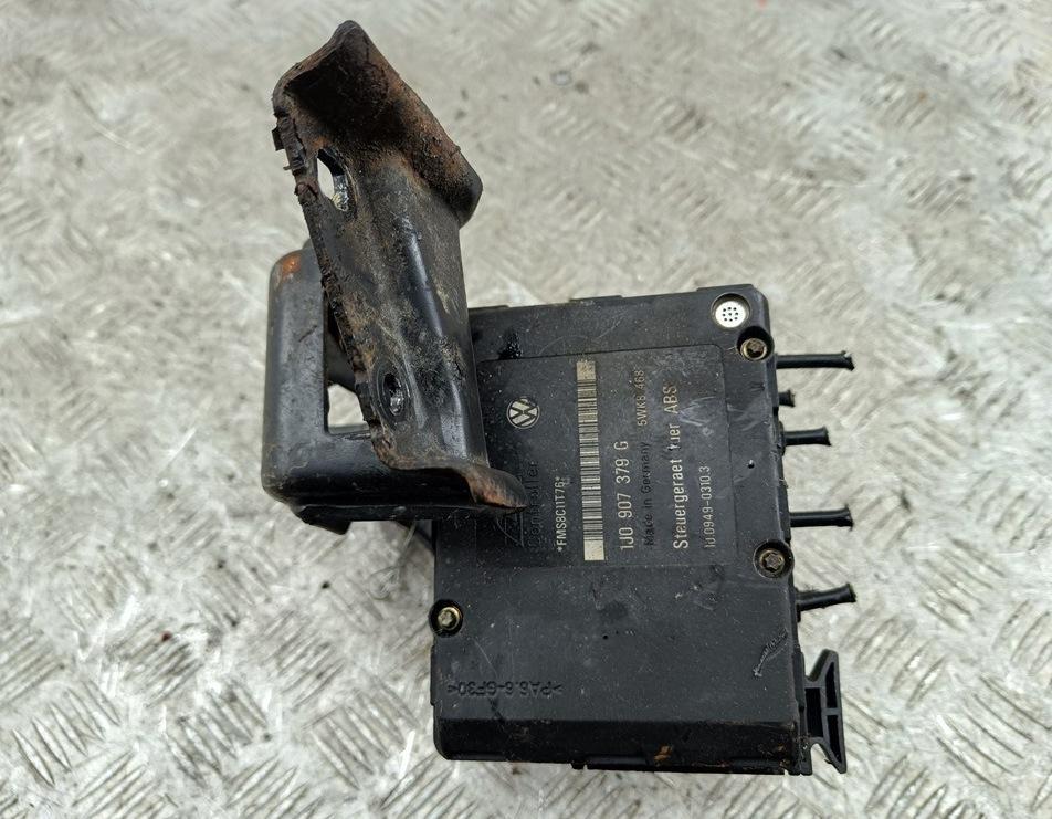 блок ABS Audi A3 8L 1998, 1.6 л., бензин, МКПП, серый, хетчбэк 3 дв., 1J0907379G
