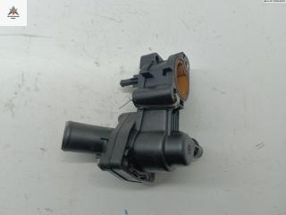 корпус термостата Ford Tourneo Connect 1 поколение 2007, 1.8 л., дизель, МКПП, белый, фургон, 55638915